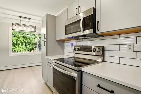Kitchen - 7515 E 20th Ave, Anchorage, AK 99504 photo 4 of 5
