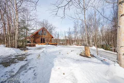 3725 E Spruce Top Cir, Wasilla, AK 99654