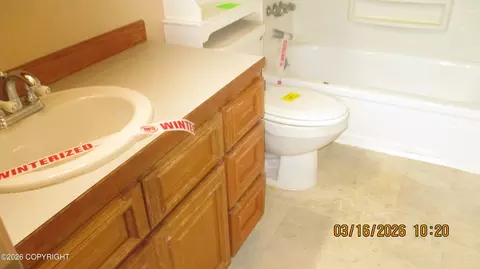 Bath - 1801 Greendale Dr, Anchorage, AK 99504 photo 2 of 4