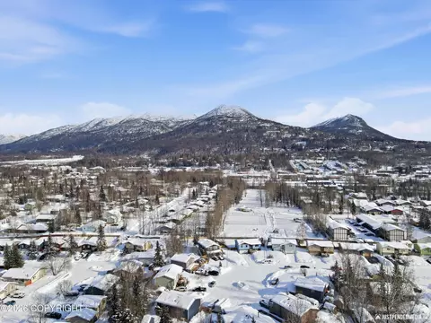12413 Winter Park Cir, Eagle River, AK 99577 photo 35