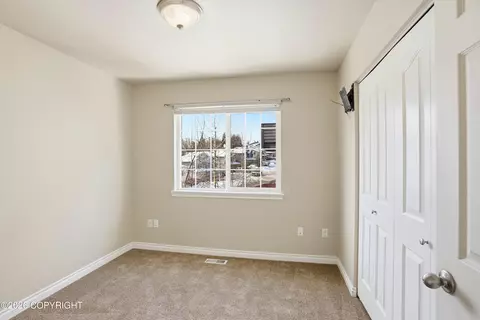 Bedroom - 20610 Mountainside Dr, Eagle River, AK 99577 photo 6 of 9