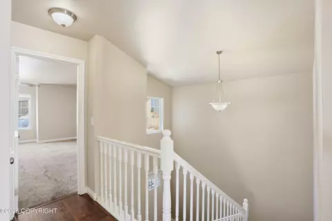 Entry Way - 20610 Mountainside Dr, Eagle River, AK 99577 photo 5 of 8