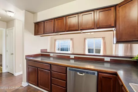 Kitchen - 20610 Mountainside Dr, Eagle River, AK 99577 photo 4 of 5