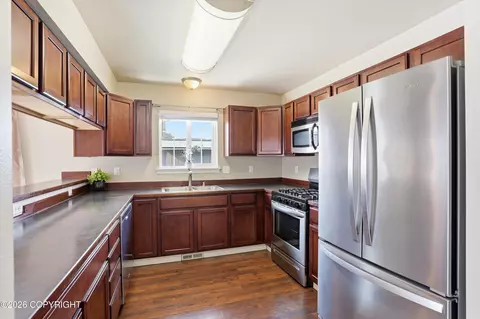 Kitchen - 20610 Mountainside Dr, Eagle River, AK 99577 photo 1 of 5