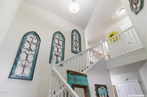 Entry Way - 20610 Mountainside Dr, Eagle River, AK 99577 photo 4 of 8