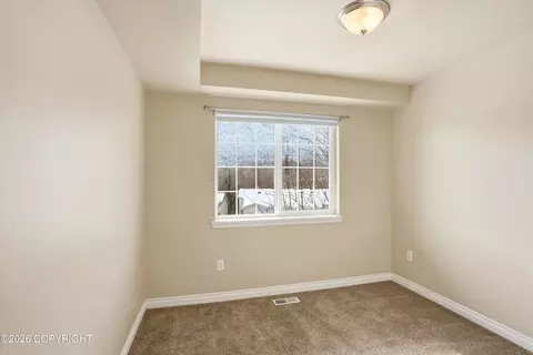 Bedroom - 20610 Mountainside Dr, Eagle River, AK 99577 photo 5 of 9