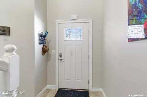 Entry Way - 20610 Mountainside Dr, Eagle River, AK 99577 photo 3 of 8