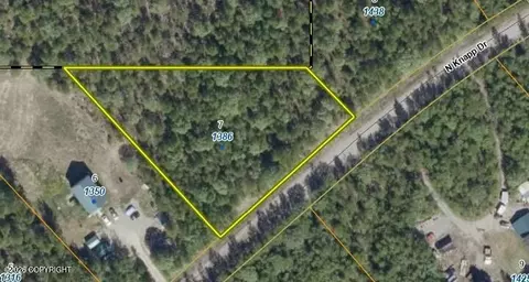 1386 N Knapp Dr, Big Lake, AK 99652
