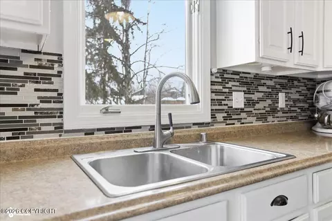 9621 Nizki Cir, Eagle River, AK 99577 photo 12