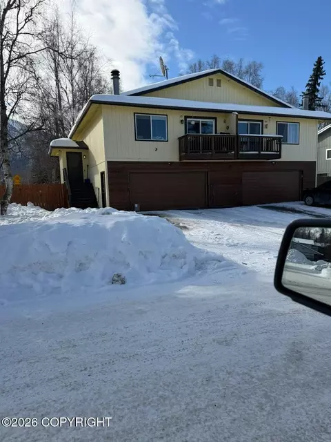 18548 Neumann Cir, Eagle River, AK 99577