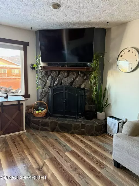Living - 18548 Neumann Cir, Eagle River, AK 99577 photo 2 of 2