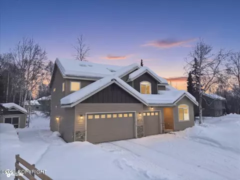 8711 Estates Cir, Anchorage, AK 99507