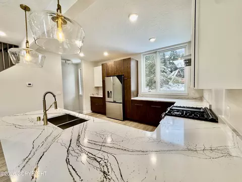 1538 Alyeska Hwy # 5, Girdwood, AK 99587