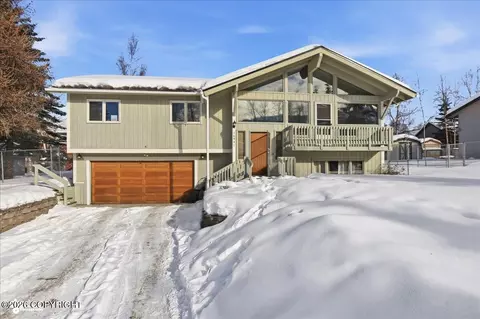 16941 Vanover Cir, Eagle River, AK 99577