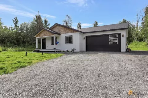 13505 W Maplewood Dr, Big Lake, AK 99623