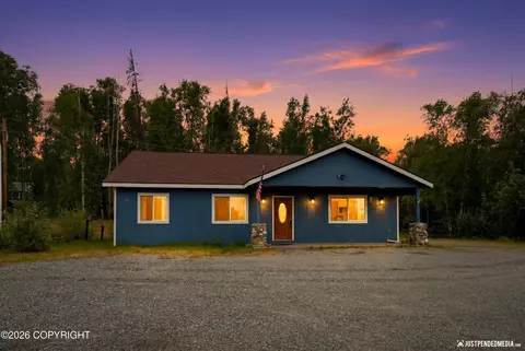 1262 N Miller Cir, Houston, AK 99623