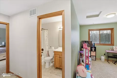 Entry Way - 22676 Sampson Dr, Chugiak, AK 99567 photo 5 of 7