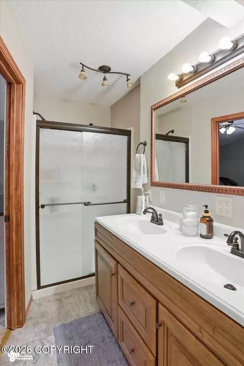 Bath - 22676 Sampson Dr, Chugiak, AK 99567 photo 2 of 4