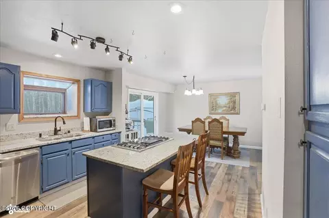 Kitchen - 22676 Sampson Dr, Chugiak, AK 99567 photo 1 of 4