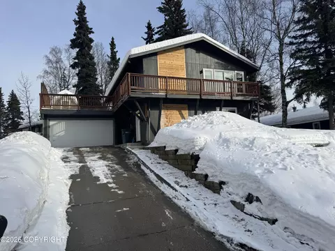 12631 Tanada Loop, Anchorage, AK 99516