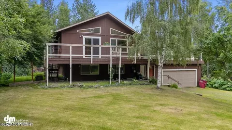5625 E Rosebud Ct, Wasilla, AK 99654