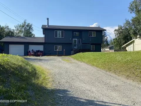 3140 N Dove Ln, Palmer, AK 99645