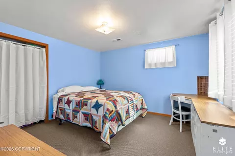 Bedroom - 25418 Eagle River Rd, Eagle River, AK 99577 photo 4 of 4