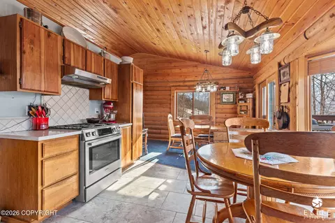 Kitchen - 25418 Eagle River Rd, Eagle River, AK 99577 photo 2 of 3