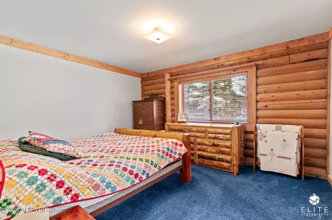 Bedroom - 25418 Eagle River Rd, Eagle River, AK 99577 photo 2 of 4