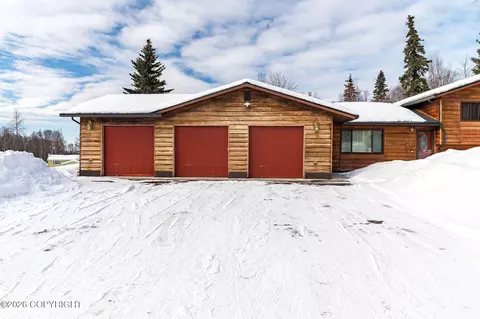 10608 Sanford Cir, Eagle River, AK 99577
