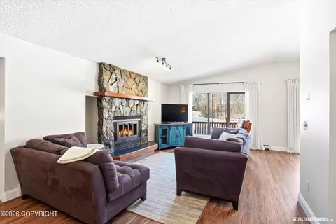 Living - 24419 Thunderbird Dr, Chugiak, AK 99567 photo 1 of 2