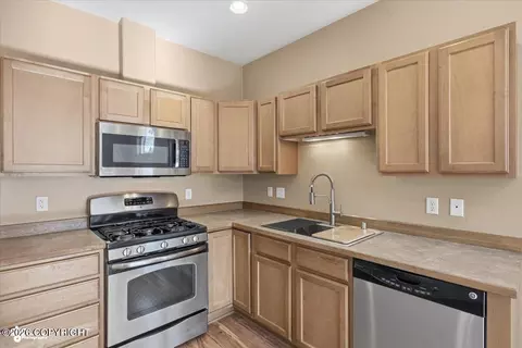 Kitchen - 4501 Campbell Park Loop # 25, Anchorage, AK 99507 photo 2 of 3