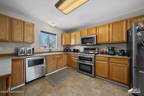 Kitchen - 2005 Casey Cusack Loop, Anchorage, AK 99515 photo 3 of 8