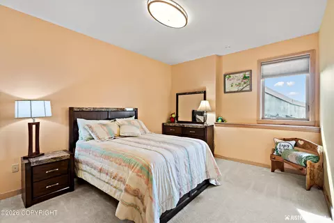 Bedroom - 18455 Mccrary Rd, Eagle River, AK 99577 photo 7 of 8