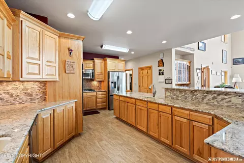 Kitchen - 18455 Mccrary Rd, Eagle River, AK 99577 photo 6 of 7