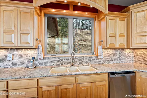 Kitchen - 18455 Mccrary Rd, Eagle River, AK 99577 photo 5 of 7