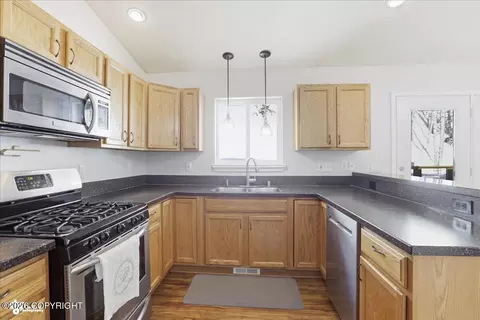19311 Trail Bay Dr, Eagle River, AK 99577 photo 7