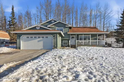 387 N Tiffany Dr, Palmer, AK 99645