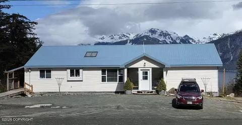1108 Young Rd, Haines, AK 99827
