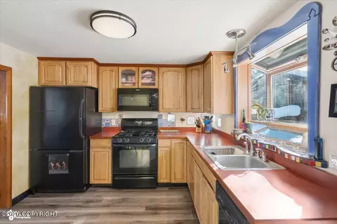 Kitchen - 3208 Oregon Dr, Anchorage, AK 99517 photo 3 of 4