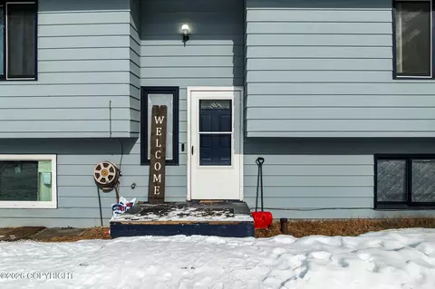 19823 Eagle River Rd, Eagle River, AK 99577