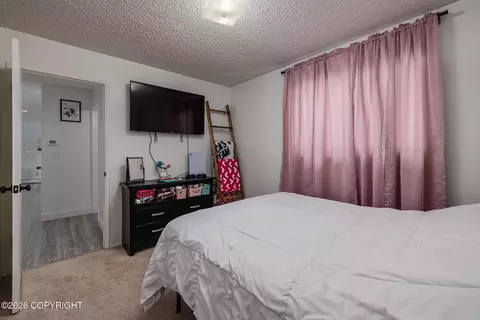 Bedroom - 19823 Eagle River Rd, Eagle River, AK 99577 photo 2 of 6