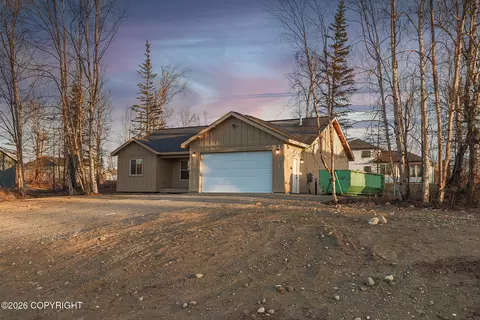 2403 N Woodside Cir, Palmer, AK 99645