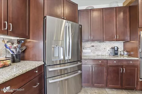 Kitchen - 18651 Caspian Ct, Eagle River, AK 99577 photo 6 of 10