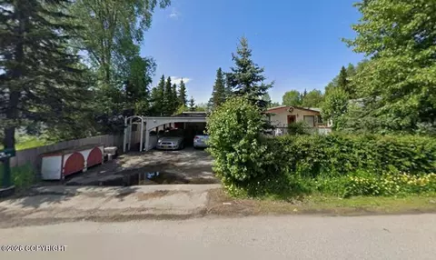 3904 Iowa Dr, Anchorage, AK 99517