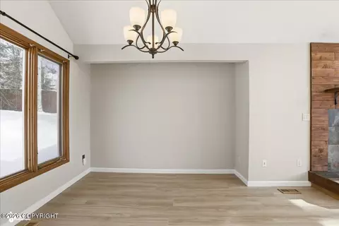 Living - 19321 Verdant Cir, Eagle River, AK 99577 photo 6 of 7