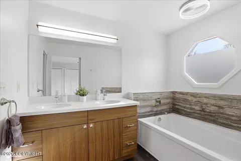 Bath - 19321 Verdant Cir, Eagle River, AK 99577 photo 3 of 11