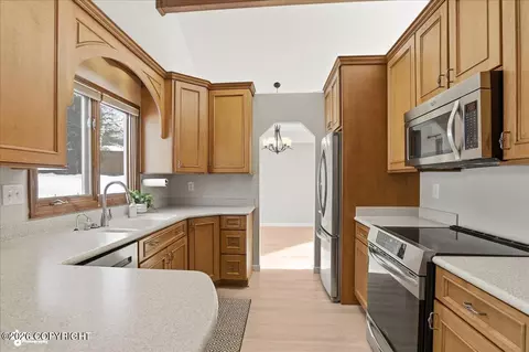 Kitchen - 19321 Verdant Cir, Eagle River, AK 99577 photo 2 of 8