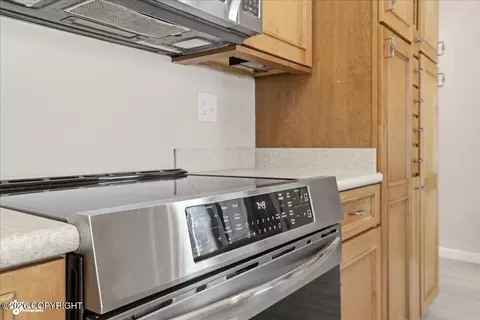 Kitchen - 19321 Verdant Cir, Eagle River, AK 99577 photo 6 of 8