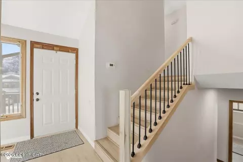 Entry Way - 19321 Verdant Cir, Eagle River, AK 99577 photo 4 of 9